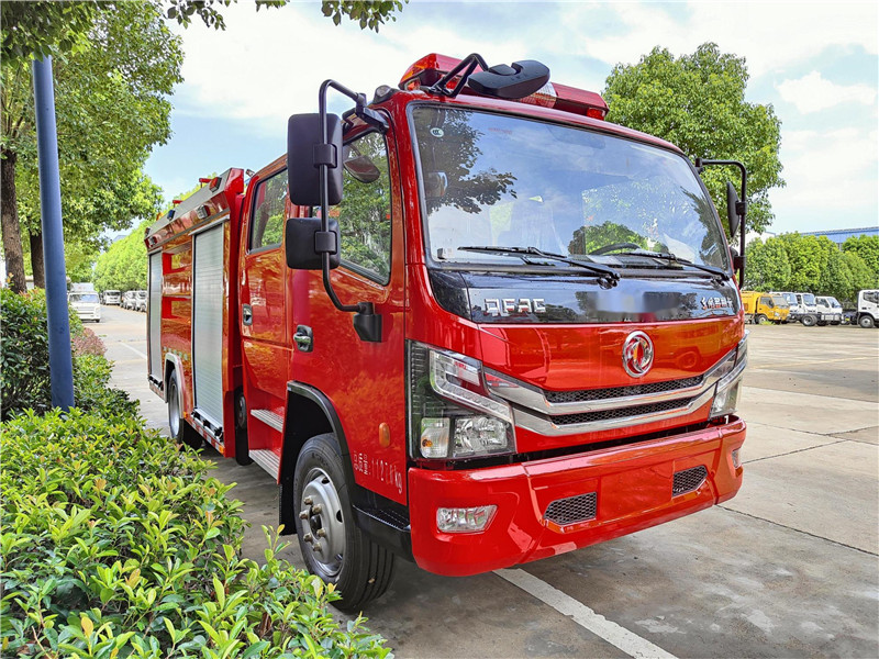 东风5吨泡沫消防车
