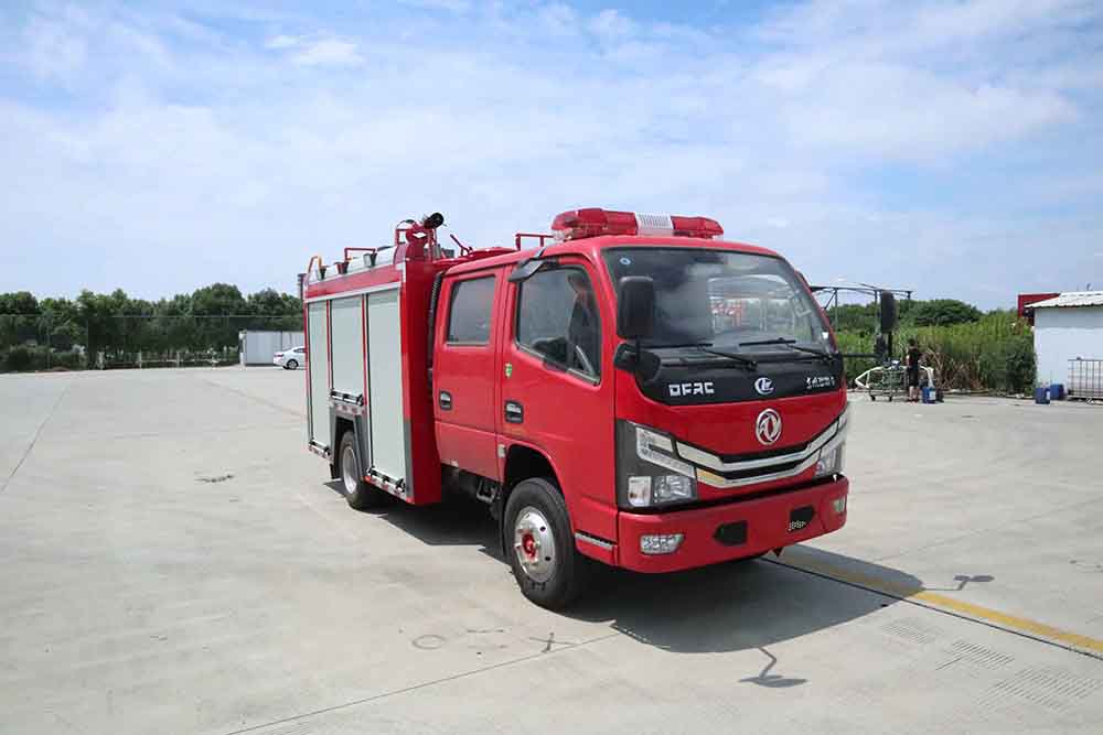 2.5吨水罐消防车