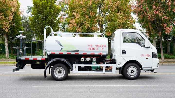 2方东风华神纯电动洒水车