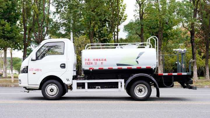 2方东风华神纯电动洒水车
