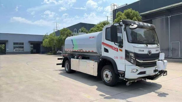 东风华神8方纯电动洒水车