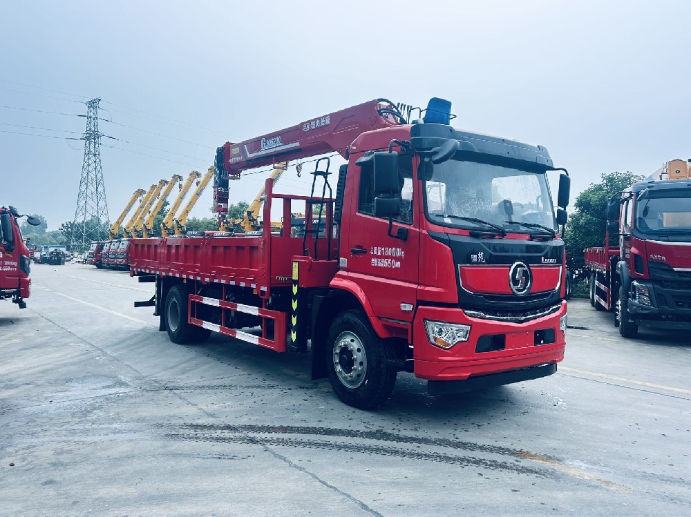 程力威牌CLW5180JSQBQY型随车起重运输车