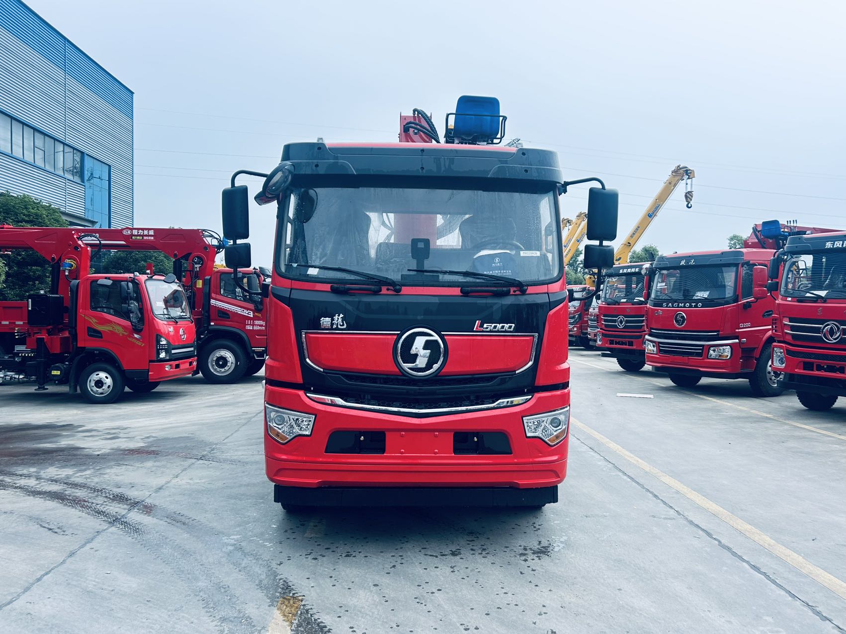 程力威牌CLW5180JSQBQY型随车起重运输车