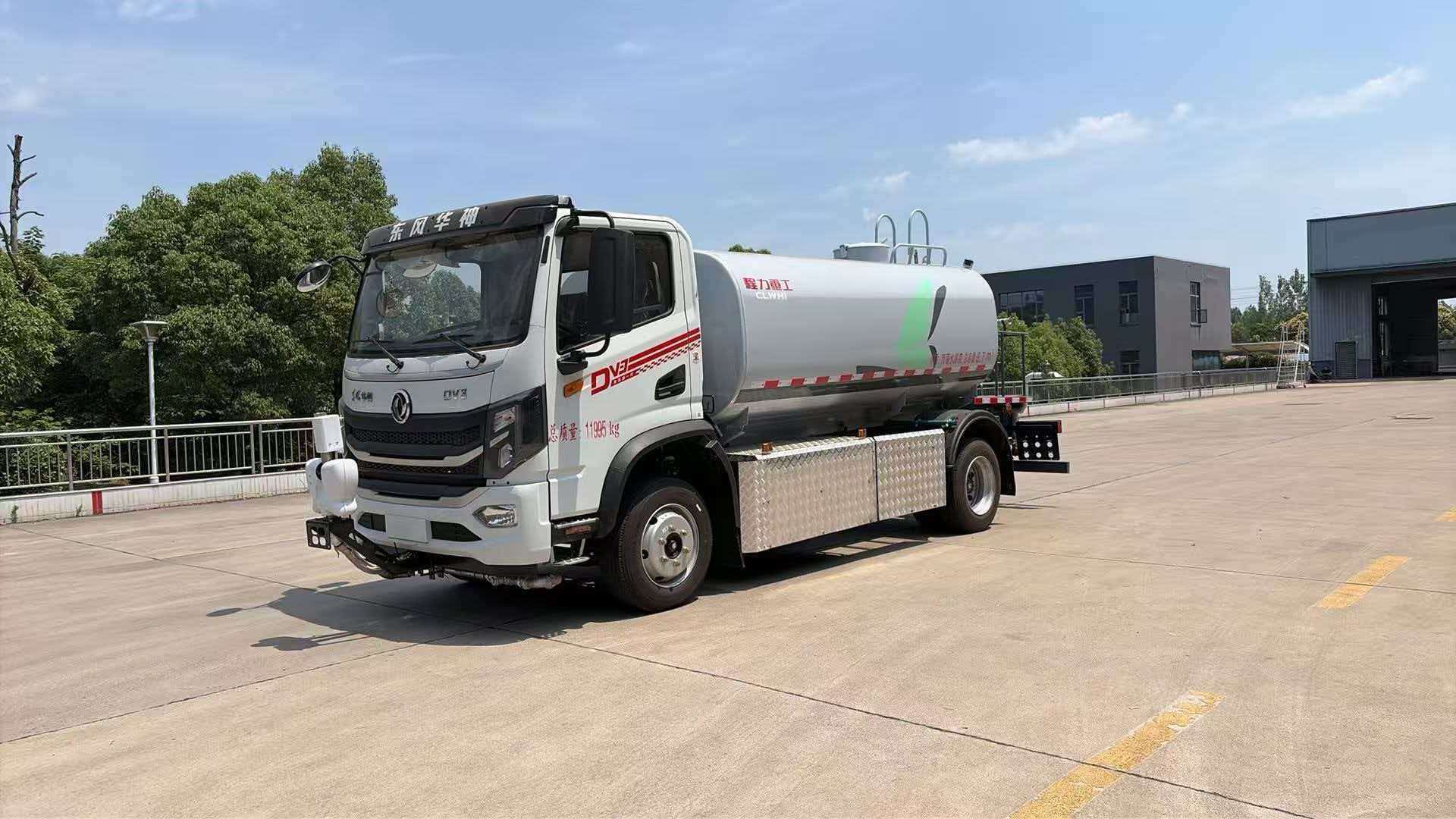 东风华神12吨纯电动洒水车
