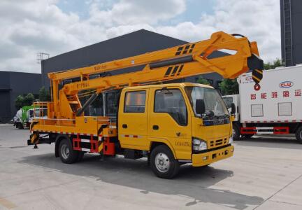 五十铃双排18米高空作业车（折叠臂）