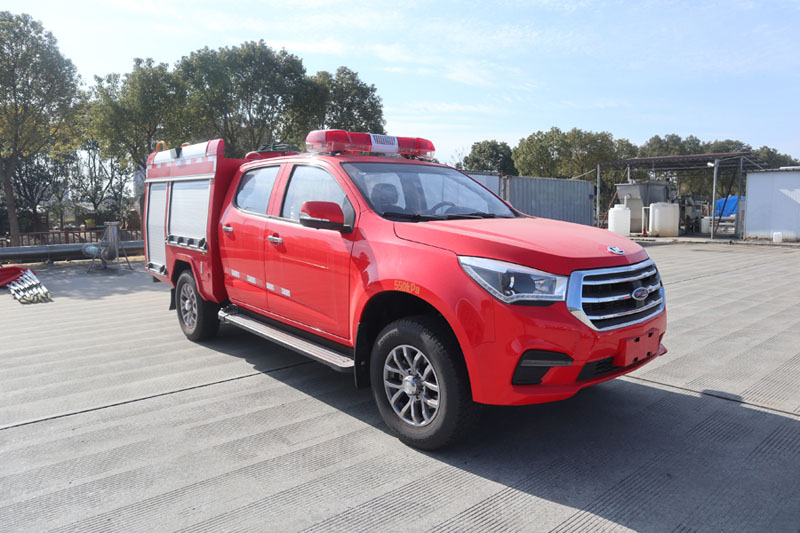 庆铃双排四驱水雾消防车