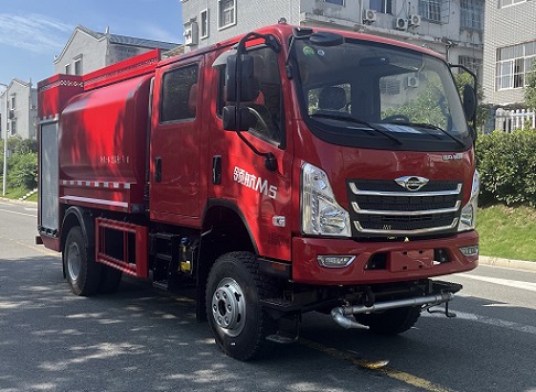 福田双排四驱6吨森防洒水车