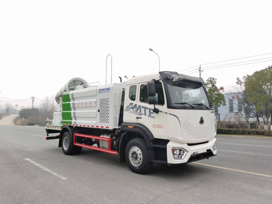 重汽豪沃单桥12-13.3方多功抑尘车