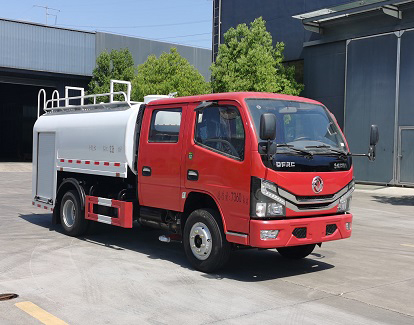 东风双排3吨消防洒水车