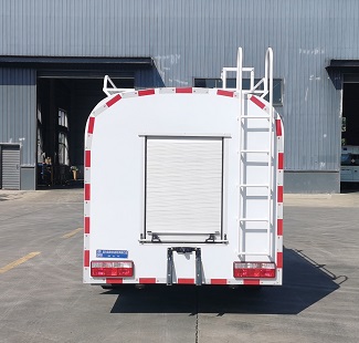 东风双排3吨消防洒水车