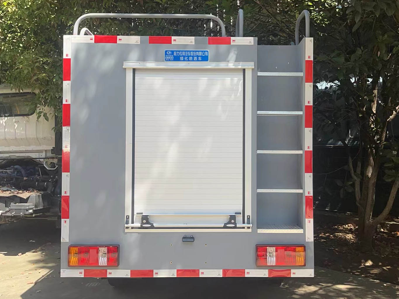 福田1.8吨CLW5045GPSADY消防洒水车