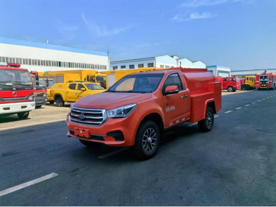 五十铃1吨单排皮卡消防洒水车