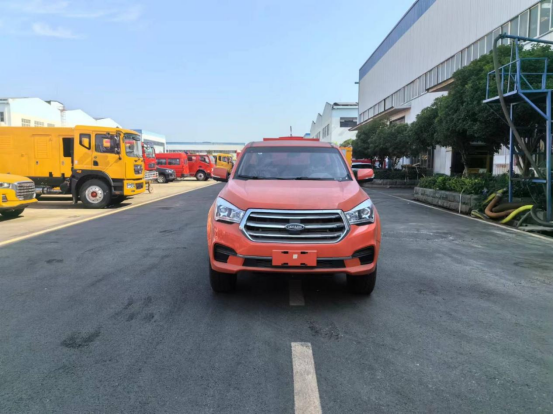 五十铃1吨单排皮卡消防洒水车