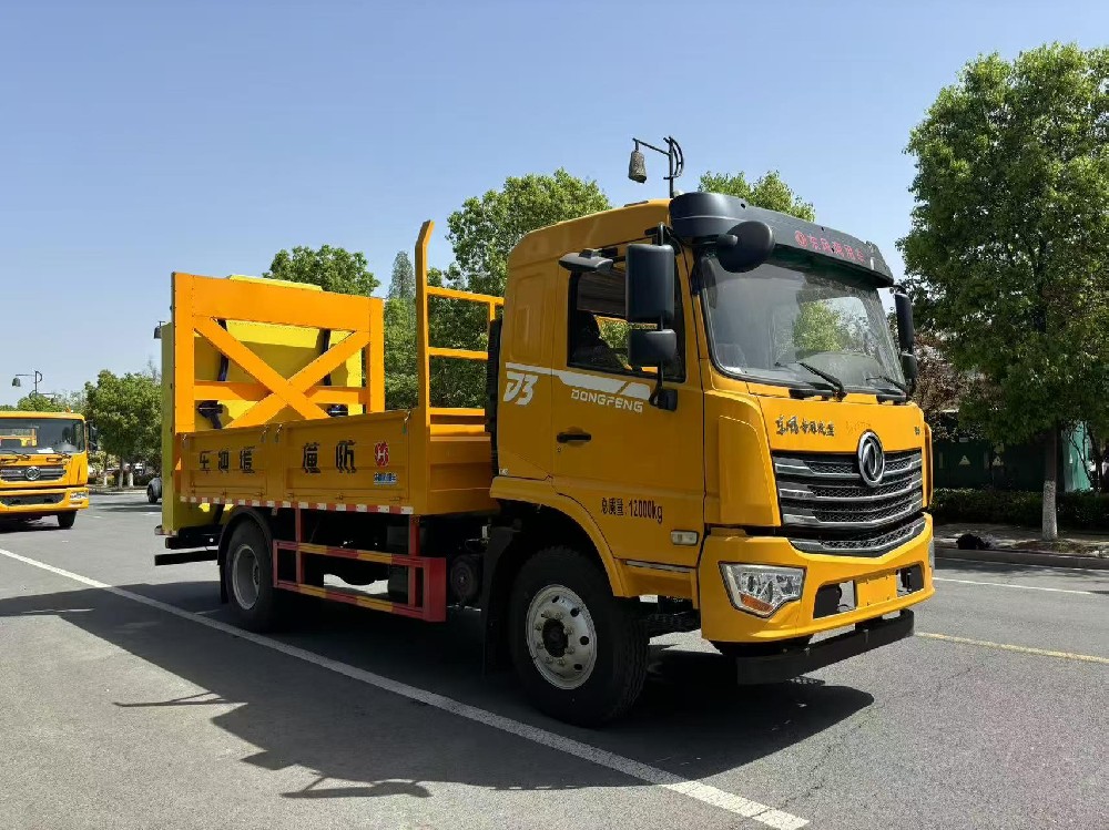 东风D3防撞缓冲车