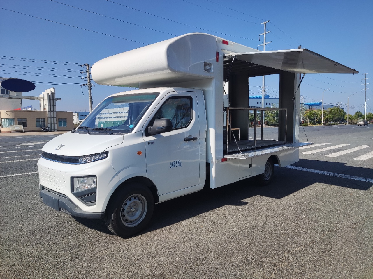 吉利F1E新能源售货车