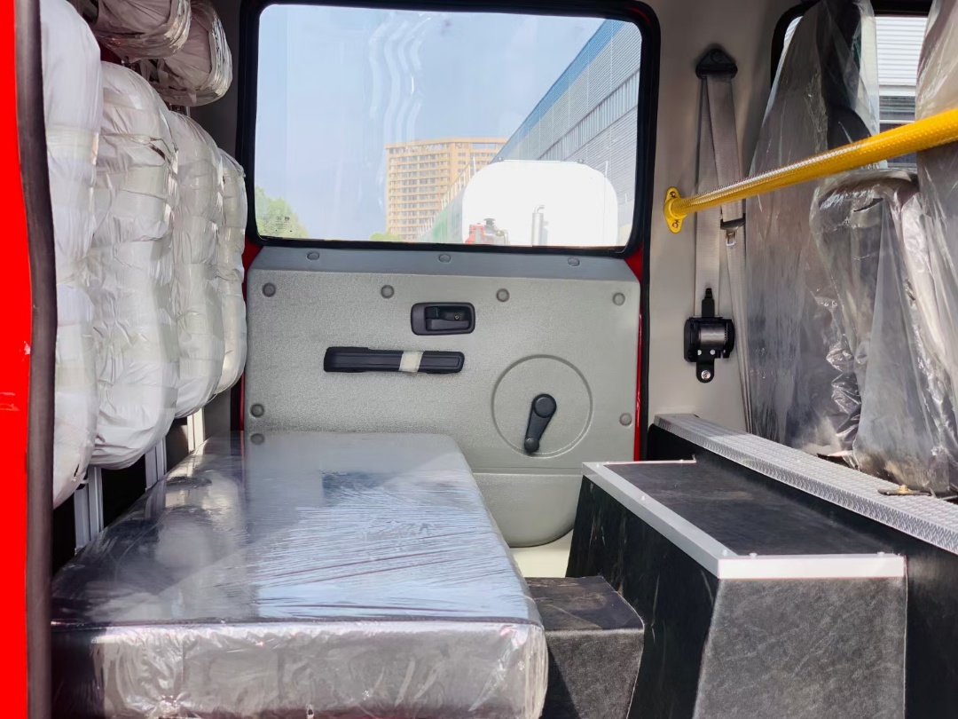 五十铃3.5吨水罐消防车