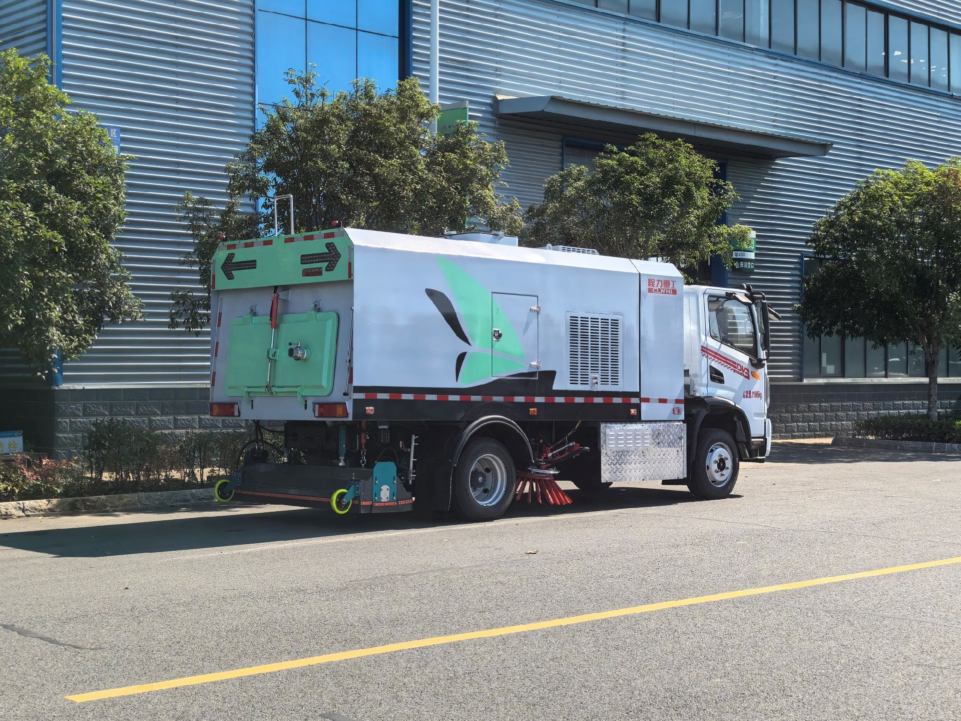 7方东风华神12吨纯电干湿两用吸尘车